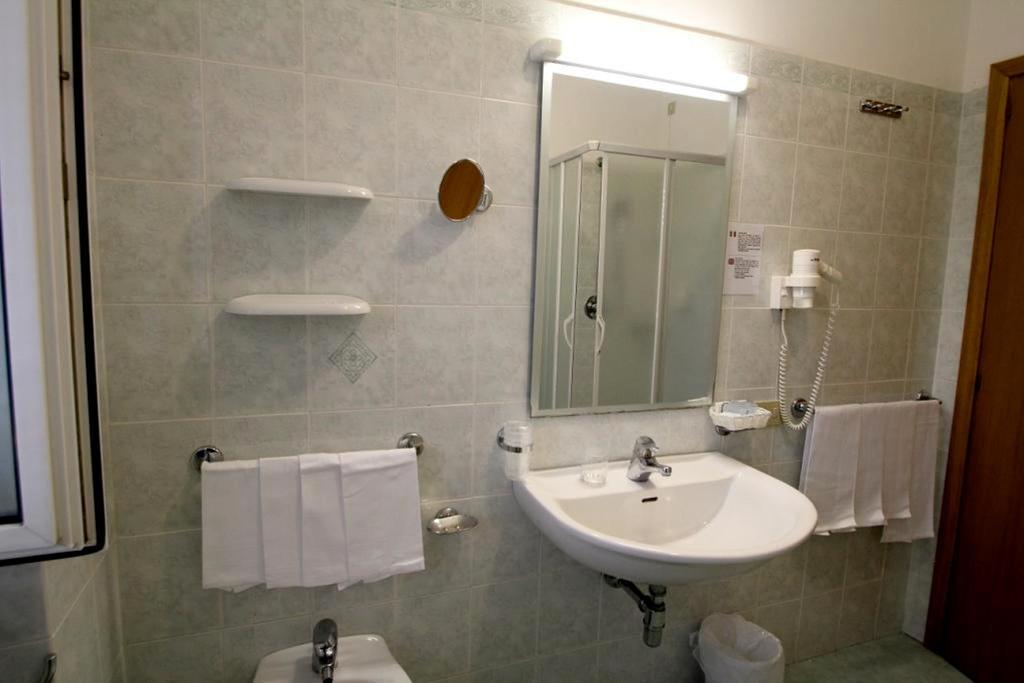Grande Albergo Рокказаро Номер фото
