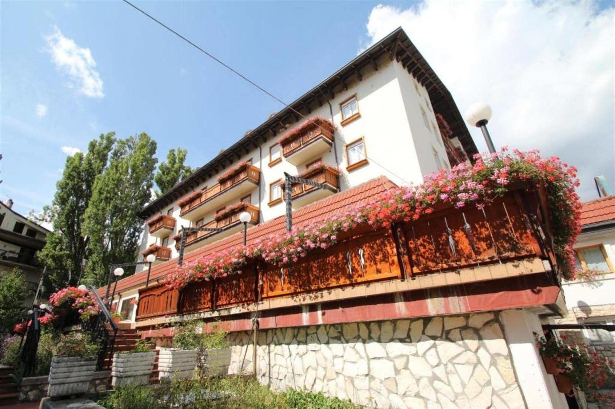 Grande Albergo Рокказаро Экстерьер фото