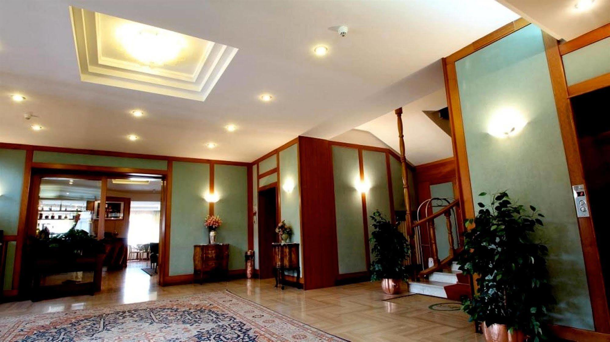 Grande Albergo Рокказаро Экстерьер фото