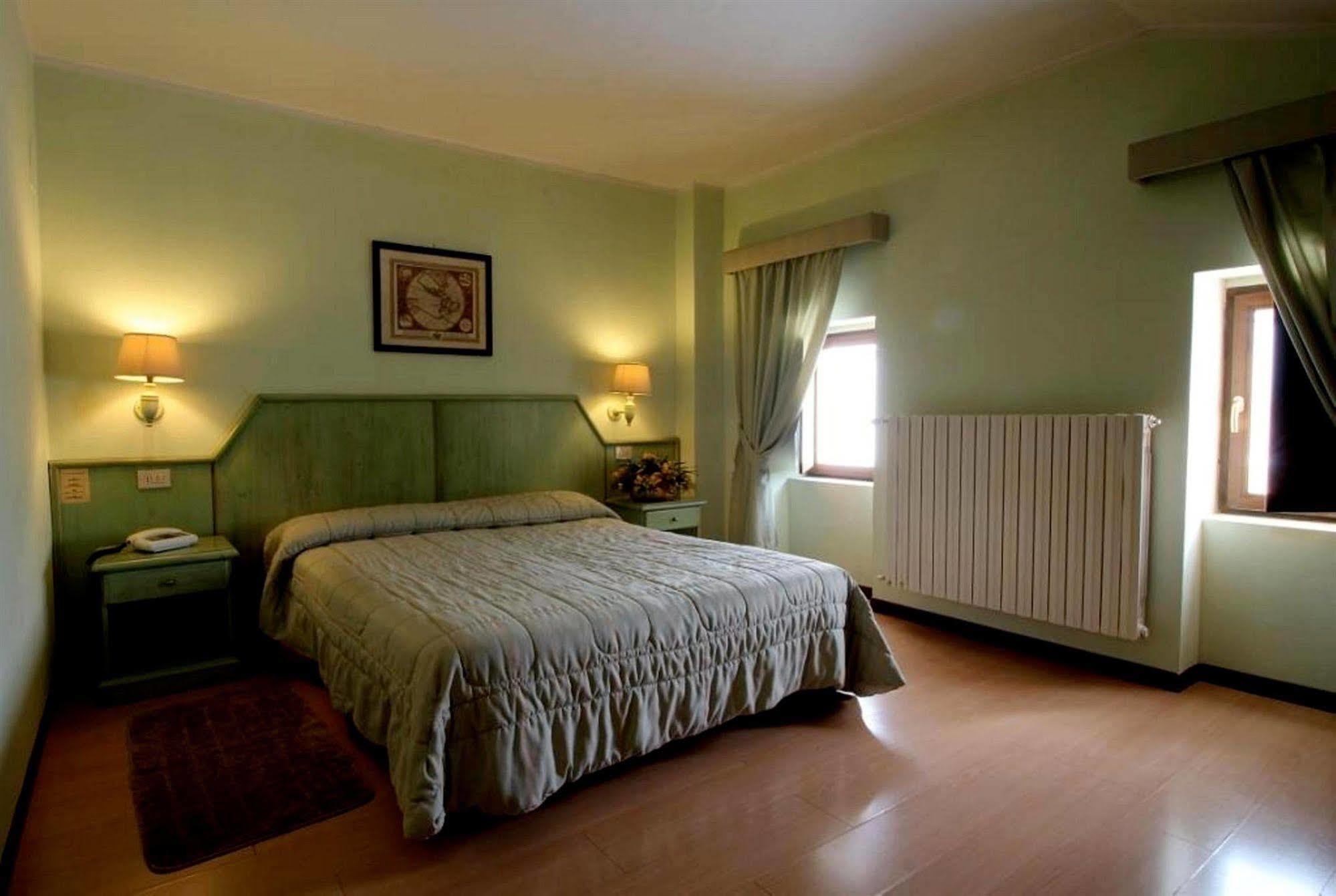 Grande Albergo Рокказаро Экстерьер фото